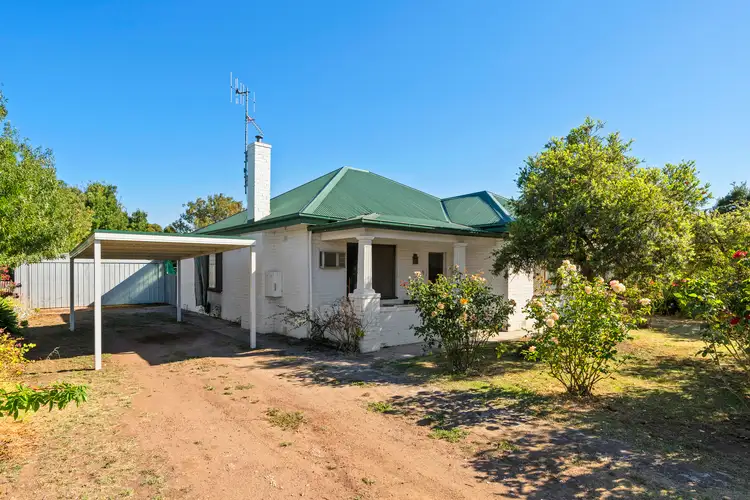 24 Beaton Street, Euroa VIC 3666