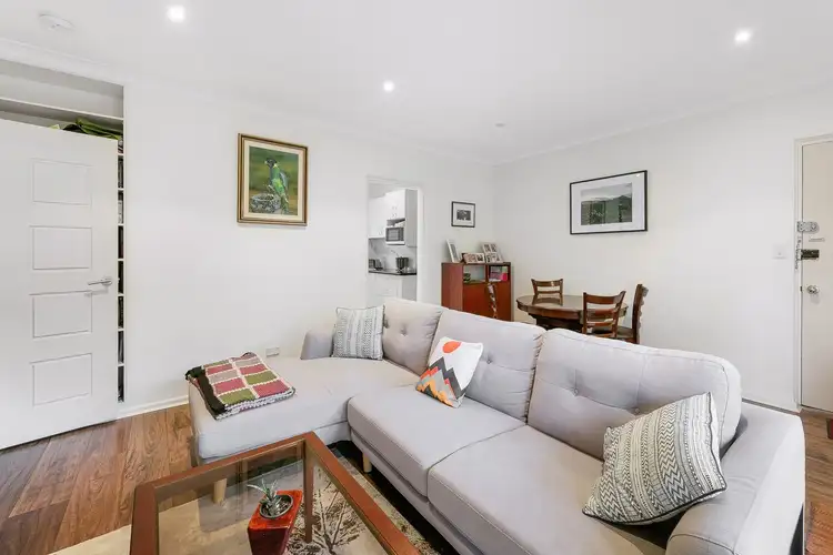 11/32 Burdett Street