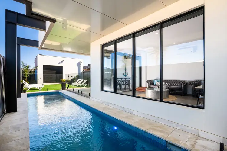 2 Armstrong Walk, St Leonards VIC 3223
