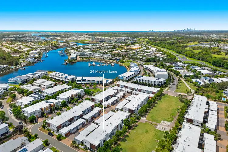 24 Mayfair Lane, Hope Island QLD 4212