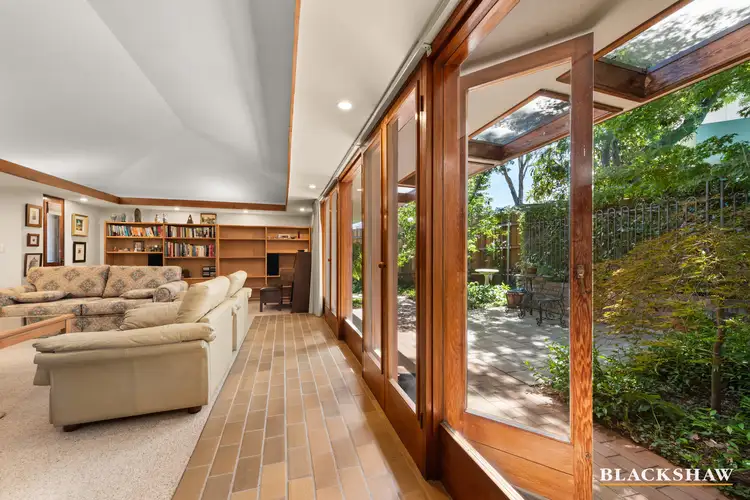 14 Fergusson Crescent, Deakin ACT 2600