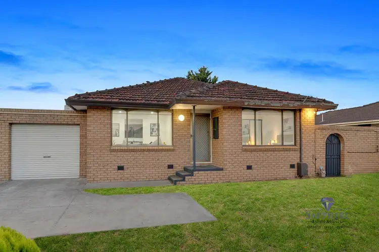 2/16 Adelaid Street, St Albans VIC 3021