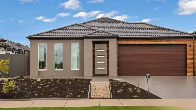 14 Ixora Crescent, Manor Lakes VIC 3024