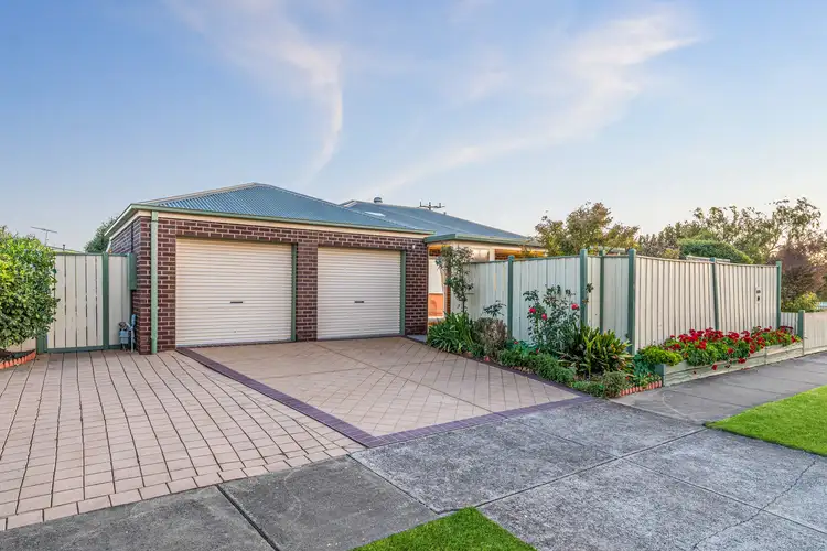 Sixth view of Homely house listing, 2 Oakwood Crescent, Waurn Ponds VIC 3216