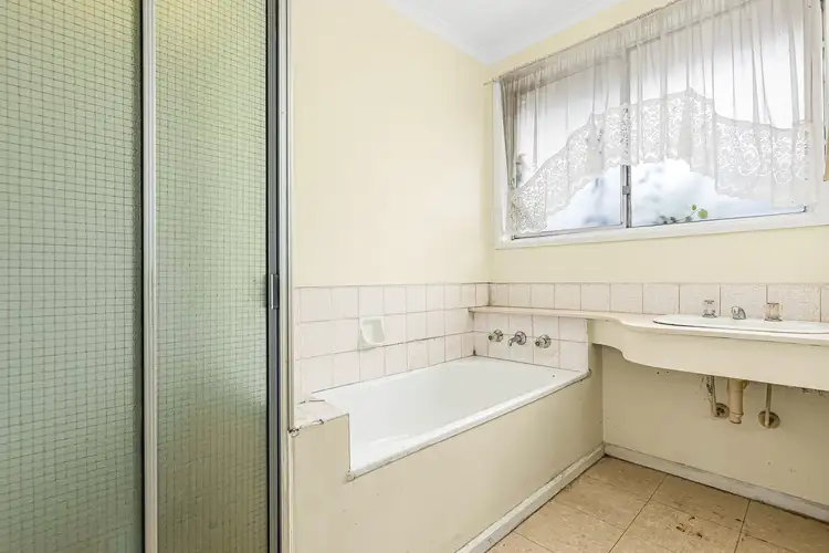 Fifth view of Homely house listing, 5 Braemar Close, Gladstone Park VIC 3043