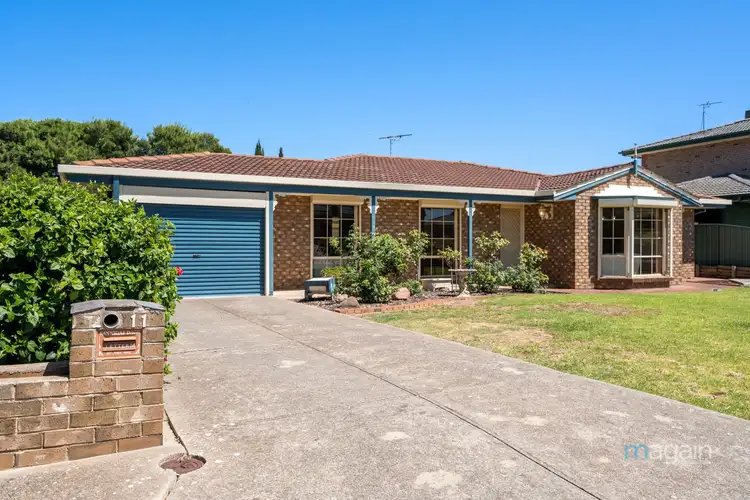 11 Nannigai Drive, Hallett Cove SA 5158
