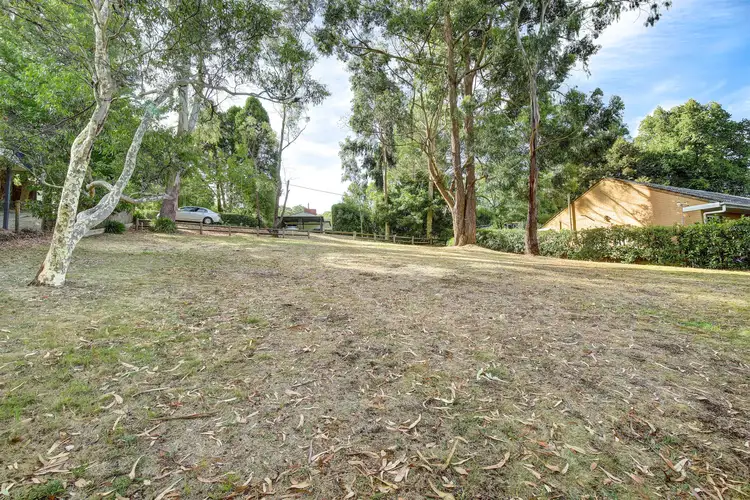 16 Lesley Crescent, Crafers SA 5152