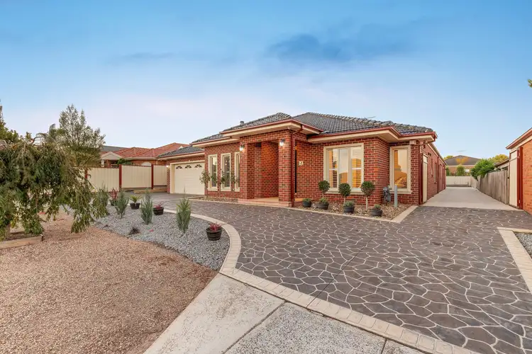 19 Queensberry Court, Hillside VIC 3037
