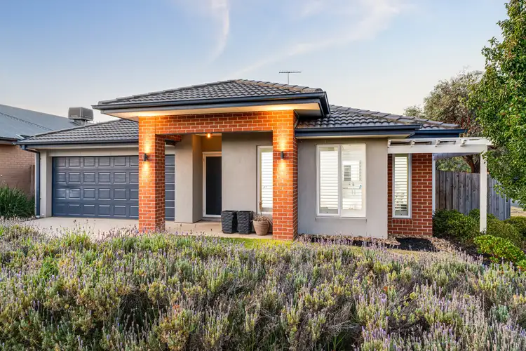 2 Whitfords Drive, Armstrong Creek VIC 3217