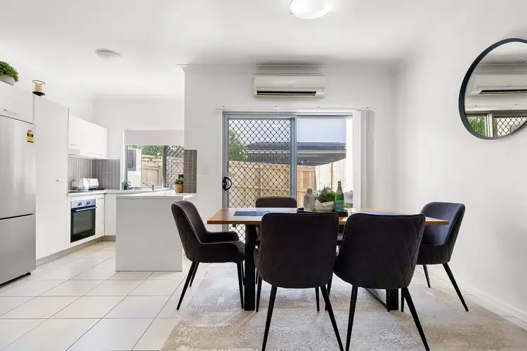Main view of Homely townhouse listing, 2/2-10 Cascade Drive, Underwood QLD 4119