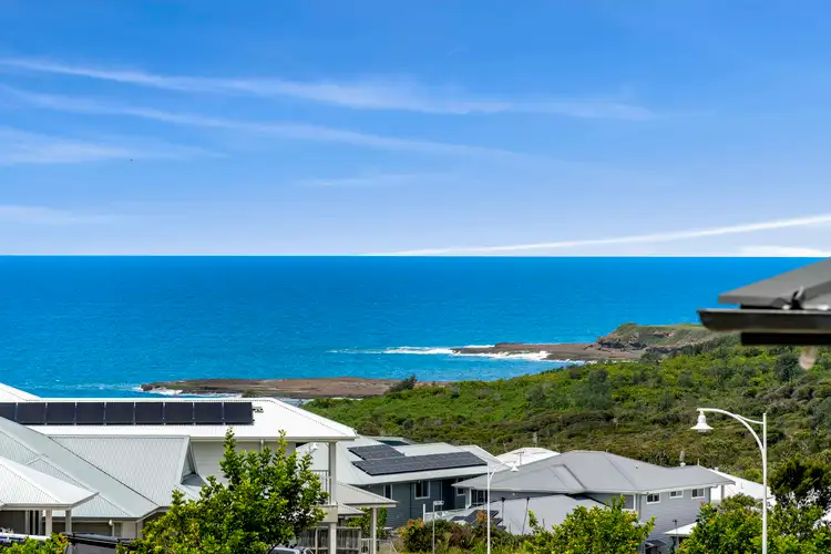 14 Sunnyspot Boulevard, Catherine Hill Bay NSW 2281