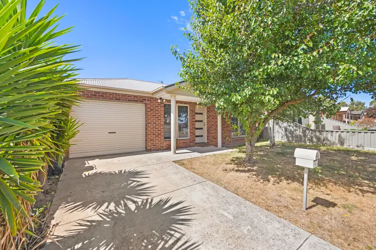 14 Ashwood Gardens