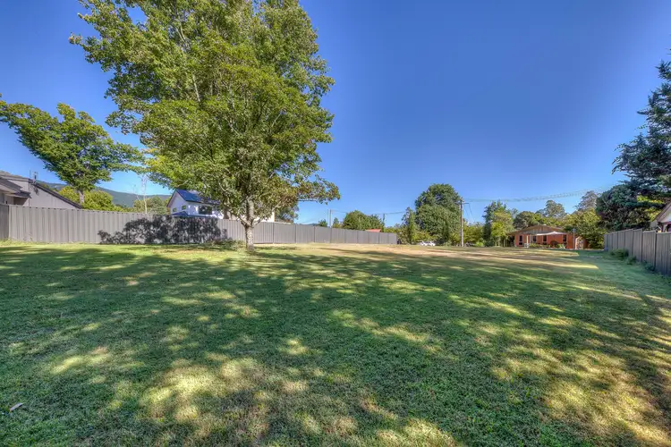 18 Pioneer Lane, Bright VIC 3741