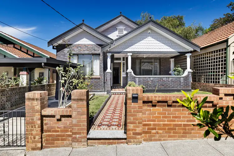 15 Vernon Street