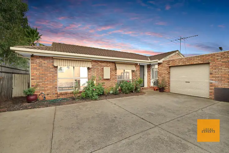 2/21 Reynolds Place, Melton South VIC 3338