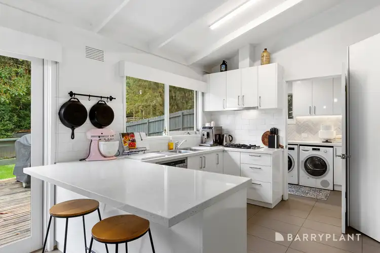 25 Bowen Avenue, The Basin VIC 3154