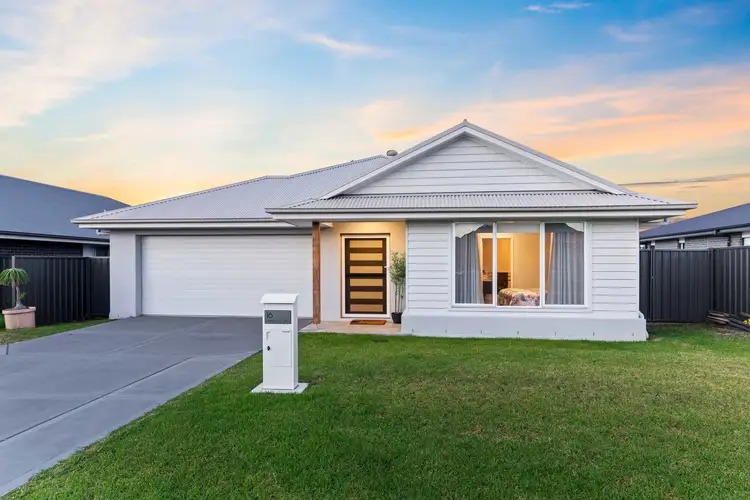 16 Grenache Crescent, Cliftleigh NSW 2321