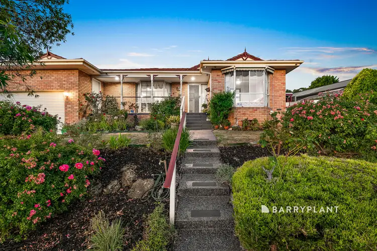 16 Quartz Place, Narre Warren North VIC 3804