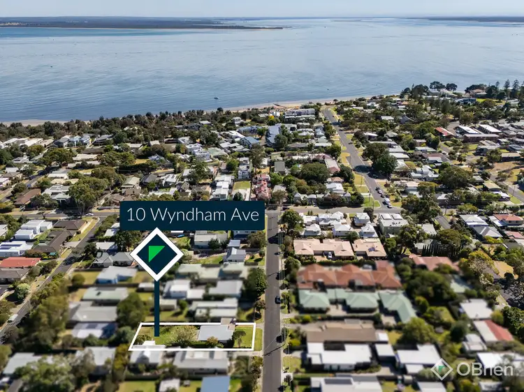 10 Wyndham Avenue, Cowes VIC 3922