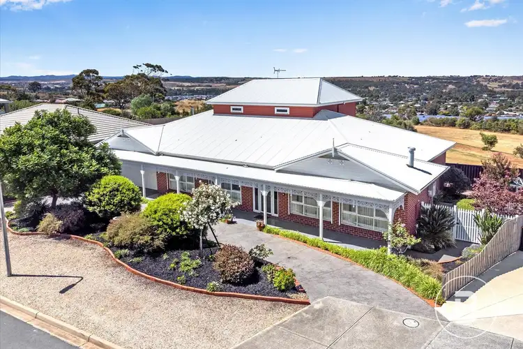 35a Maddison Circuit, Darley VIC 3340