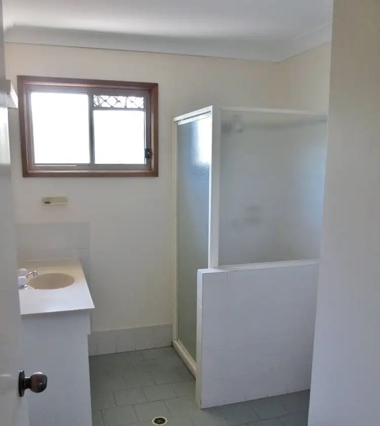 Sixth view of Homely unit listing, 2 College Crescent, Dalby QLD 4405