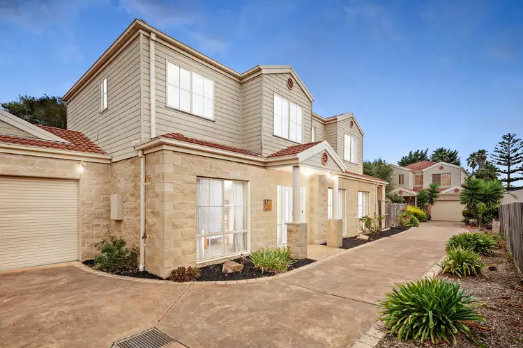 2/279 Dromana Parade, Safety Beach VIC 3936