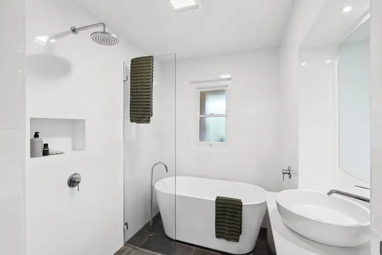 Fourth view of Homely apartment listing, 2/2 Wellington Street, Woollahra NSW 2025