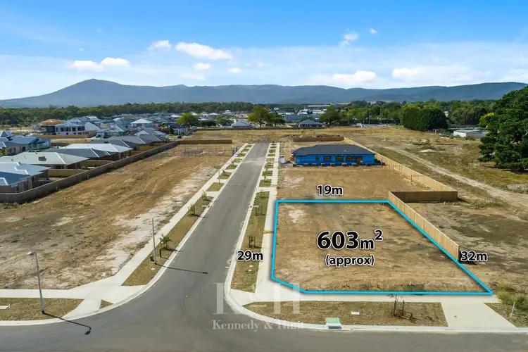 8 Elsa Way, New Gisborne VIC 3438