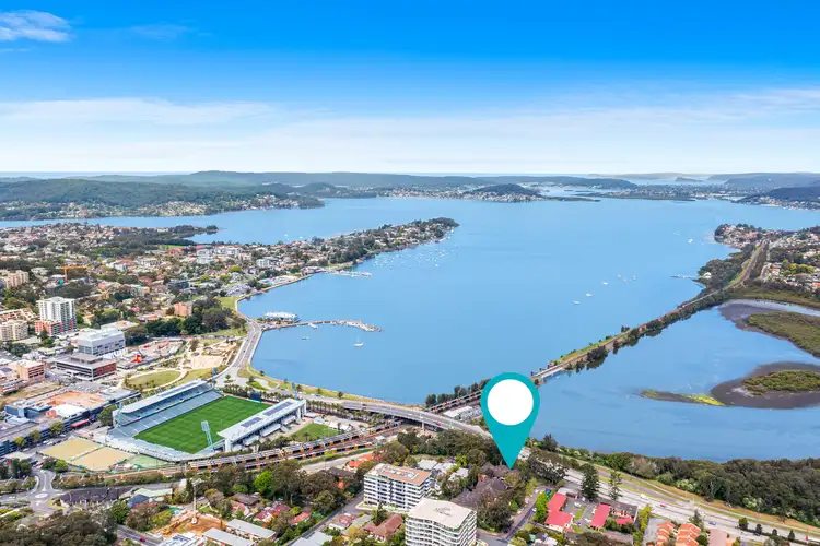 8/1 Batley Street, Gosford NSW 2250