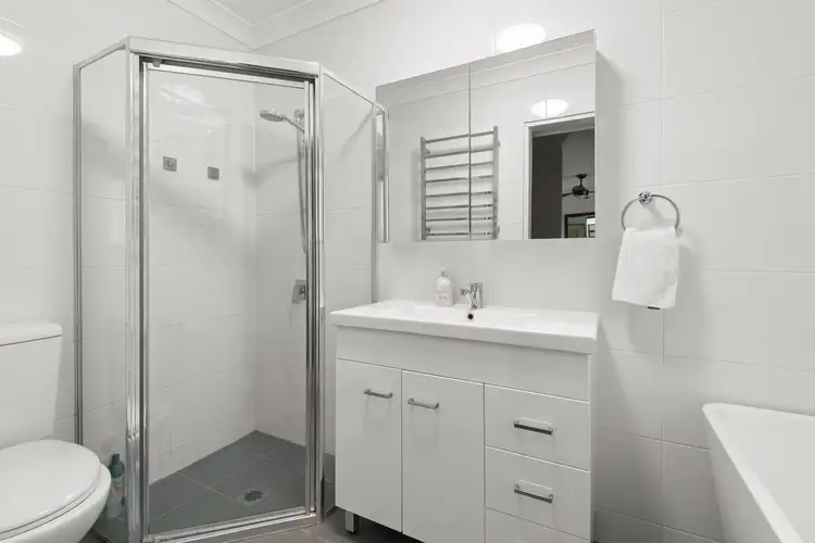 Fifth view of Homely unit listing, 304/5 Clydesdale Place, Pymble NSW 2073