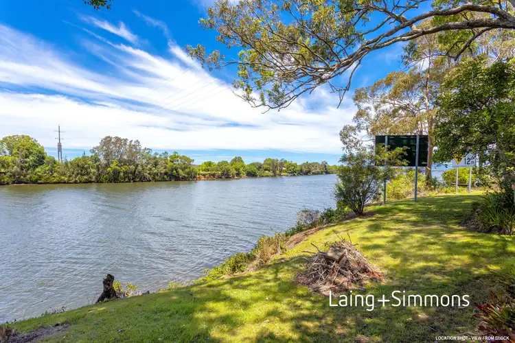 18 Ochiltree Place, Taree NSW 2430