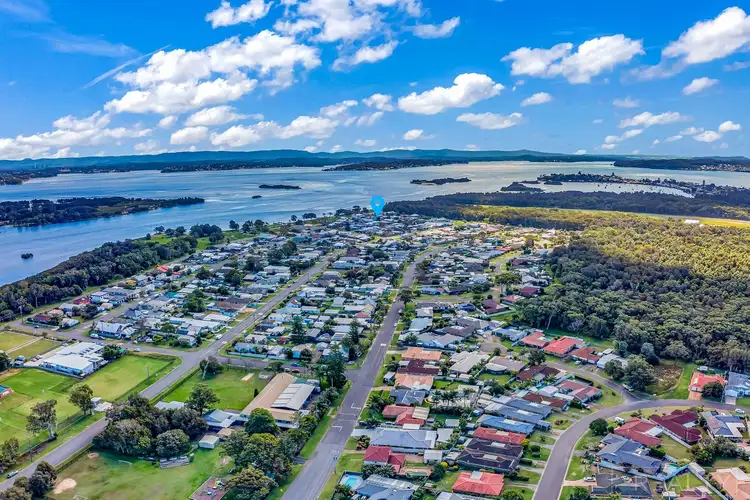 8 Lorna Street, Pelican NSW 2281