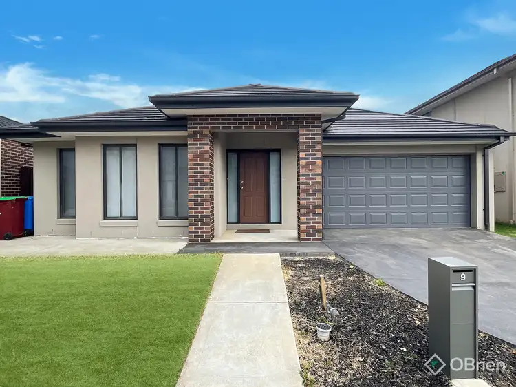 9 McNaughton Crescent