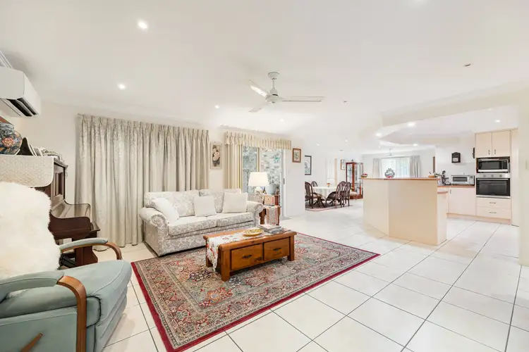 7 Shannen Court, Urraween QLD 4655