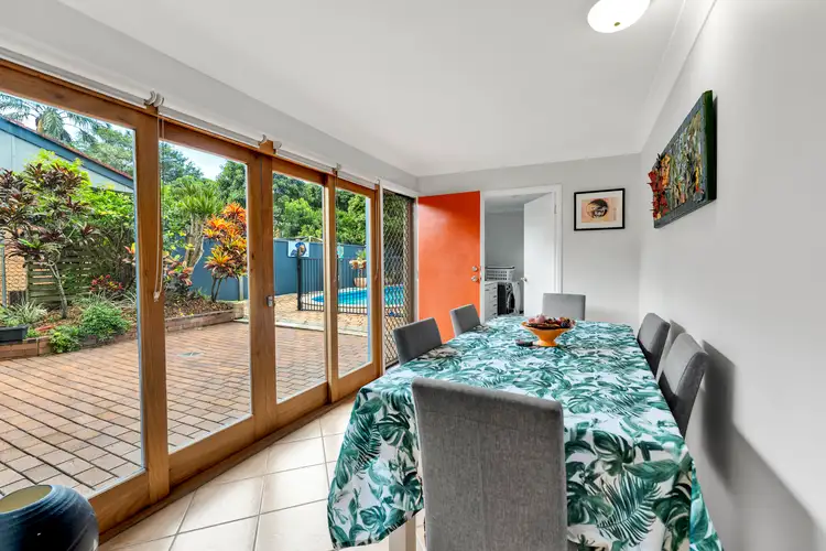 81 Kilkivan Avenue, Kenmore QLD 4069