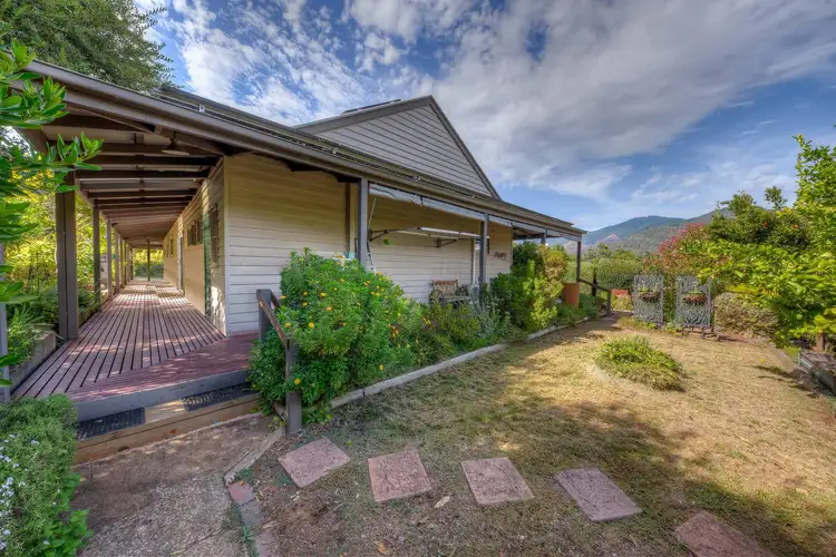 21 Lumley Drive, Bright VIC 3741