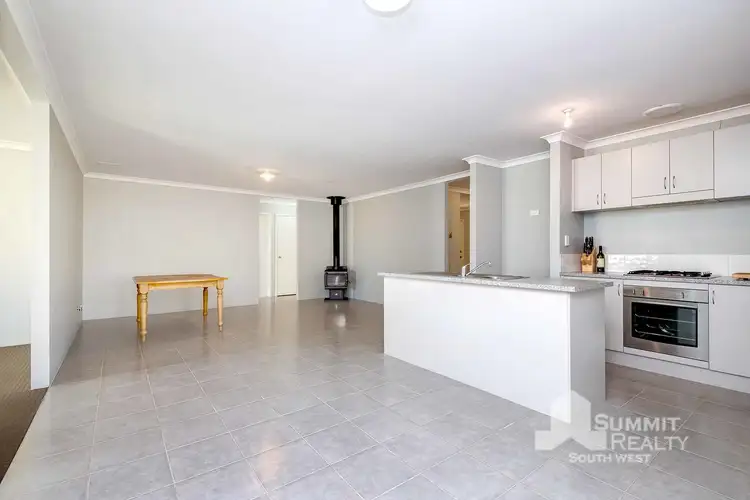 Sixth view of Homely house listing, 10 Gale Court, Australind WA 6233