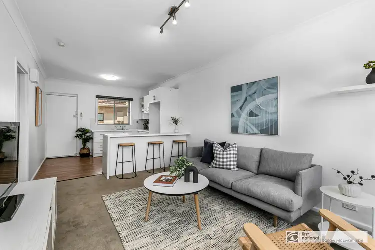 Main view of Homely unit listing, 2/27 Noordenne Avenue, Seaholme VIC 3018