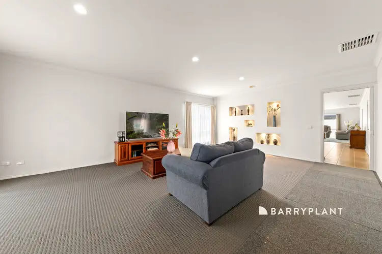 Second view of Homely house listing, 7 Viola Avenue, Pakenham VIC 3810