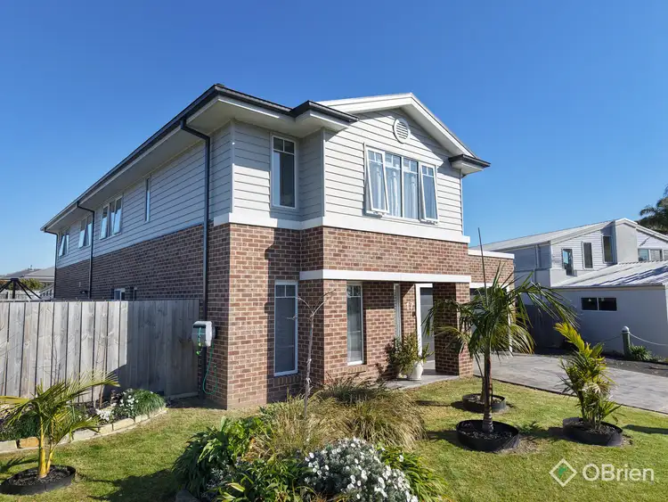 17 Shoreward Avenue, Newlands Arm VIC 3875