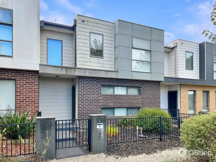 6 Jade Walk, Officer VIC 3809