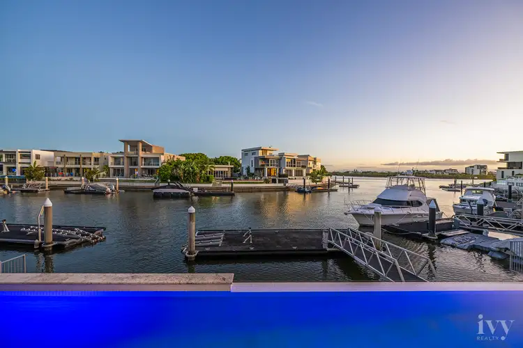34 Knightsbridge Parade West, Sovereign Islands QLD 4216
