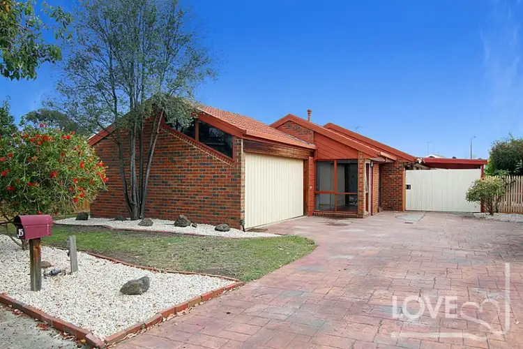 15 Scullin Court, Mill Park VIC 3082