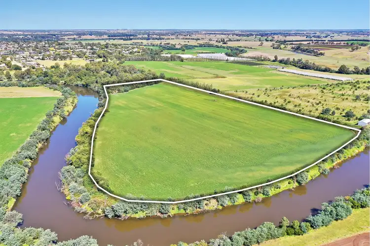 54 Yeates Drive, Bairnsdale VIC 3875