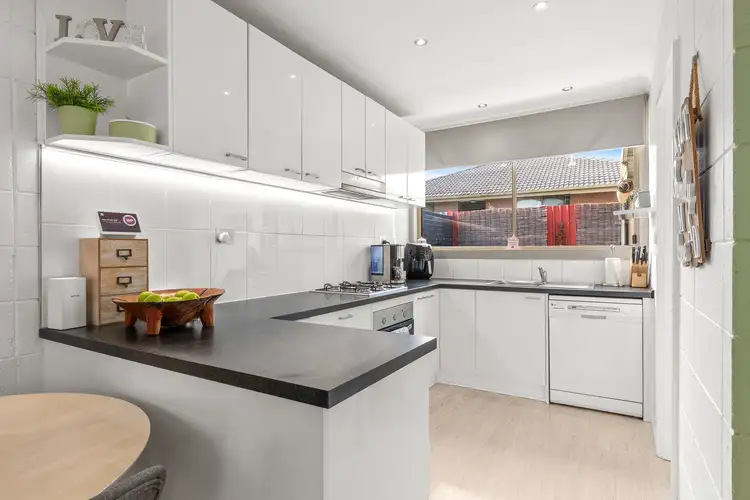 2/9 Stayner Street, Chelsea VIC 3196