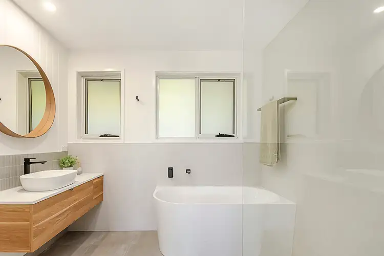 Sixth view of Homely house listing, 2 Stornaway Court, Portland VIC 3305