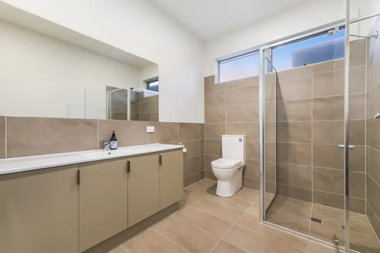 Fourth view of Homely unit listing, 2/32 Strathavan Drive, Berwick VIC 3806