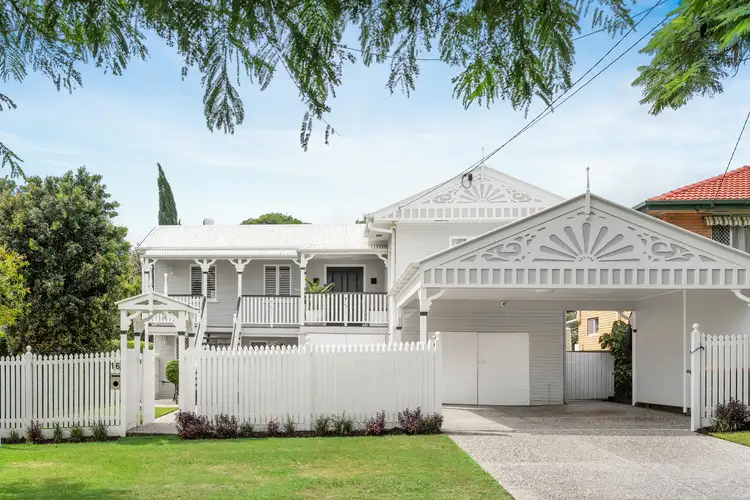 16 Central Avenue, Scarborough QLD 4020