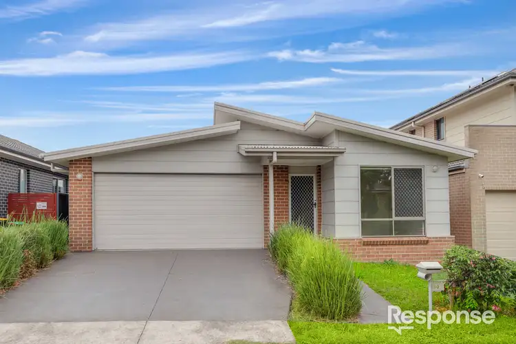 30 Sandstock Crescent, Jordan Springs NSW 2747