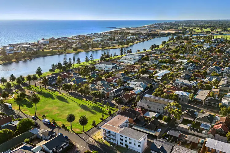 11A Rothwell Terrace, Glenelg North SA 5045